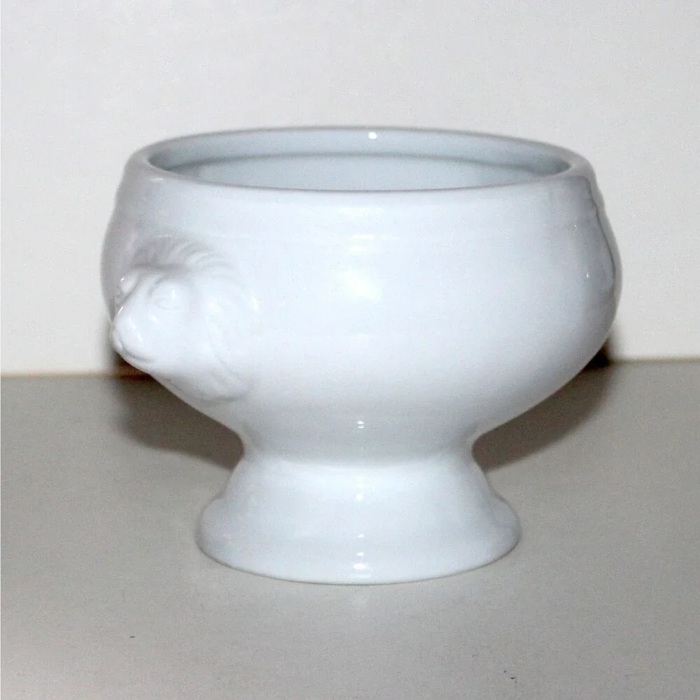 Sur La Table Lion Head Bowl 14 oz white ceramic French oven microwave safe